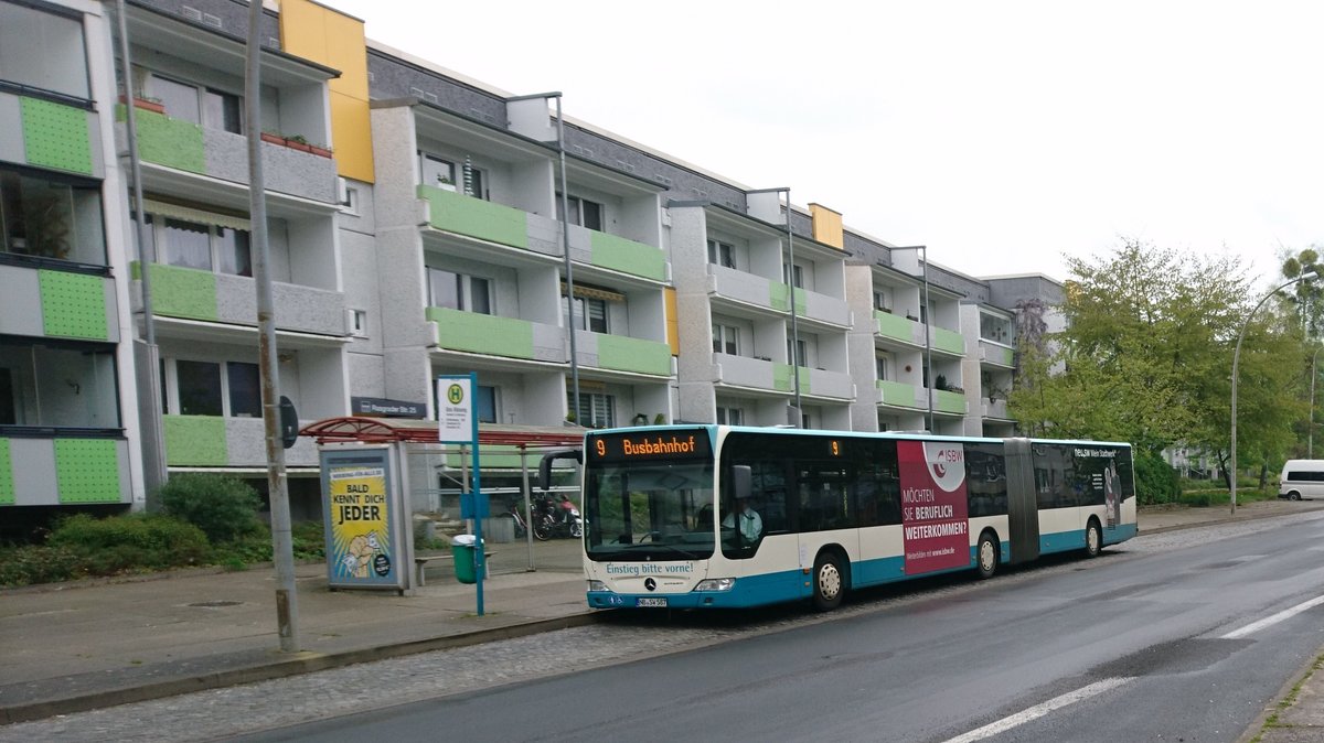 ......NB SW 587 im Mai auf der Linie 9 dieser Citaro der Stadtwerke Neubrandenburg auf dem Datzeberg in Richtung Busbahnhof 