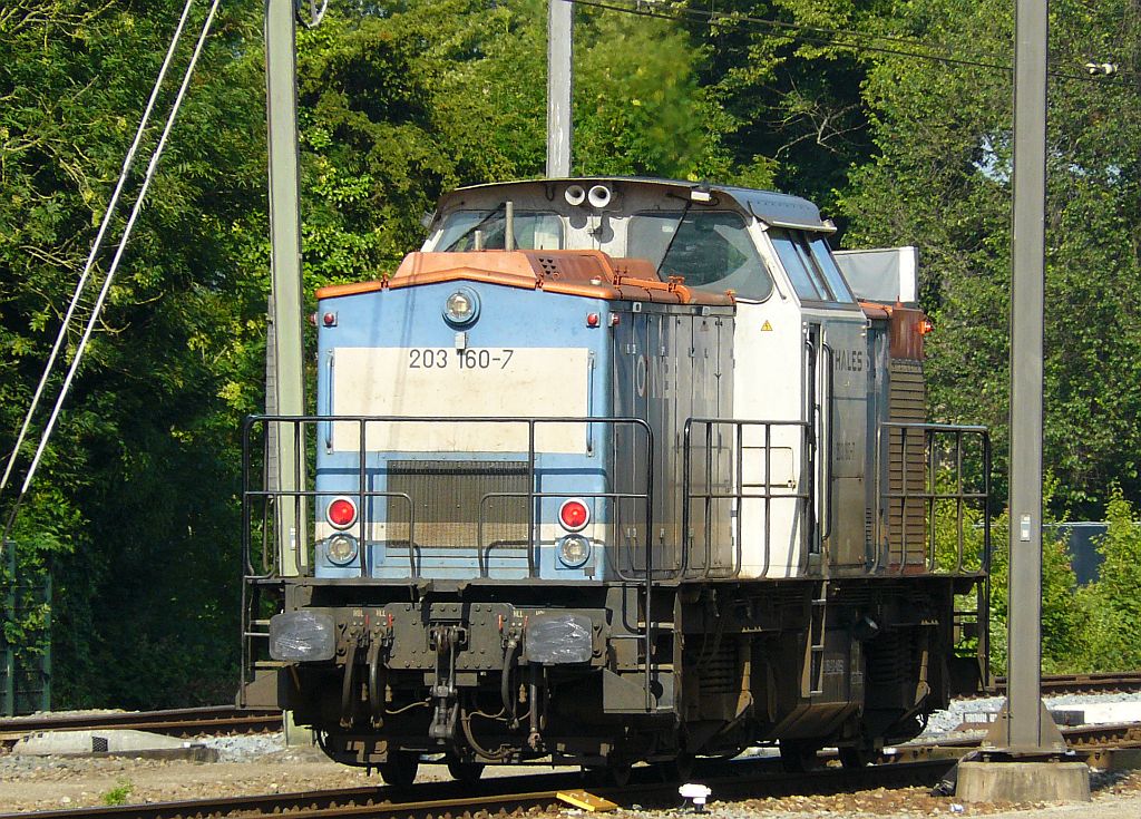 NBE Rail Diesellok 203 160-7 Dordrecht 18-07-2013. 

NBE Rail diesellocomotief 203 160-7 keert terug van Dordrecht Zeehaven. Dordrecht 18-07-2013.