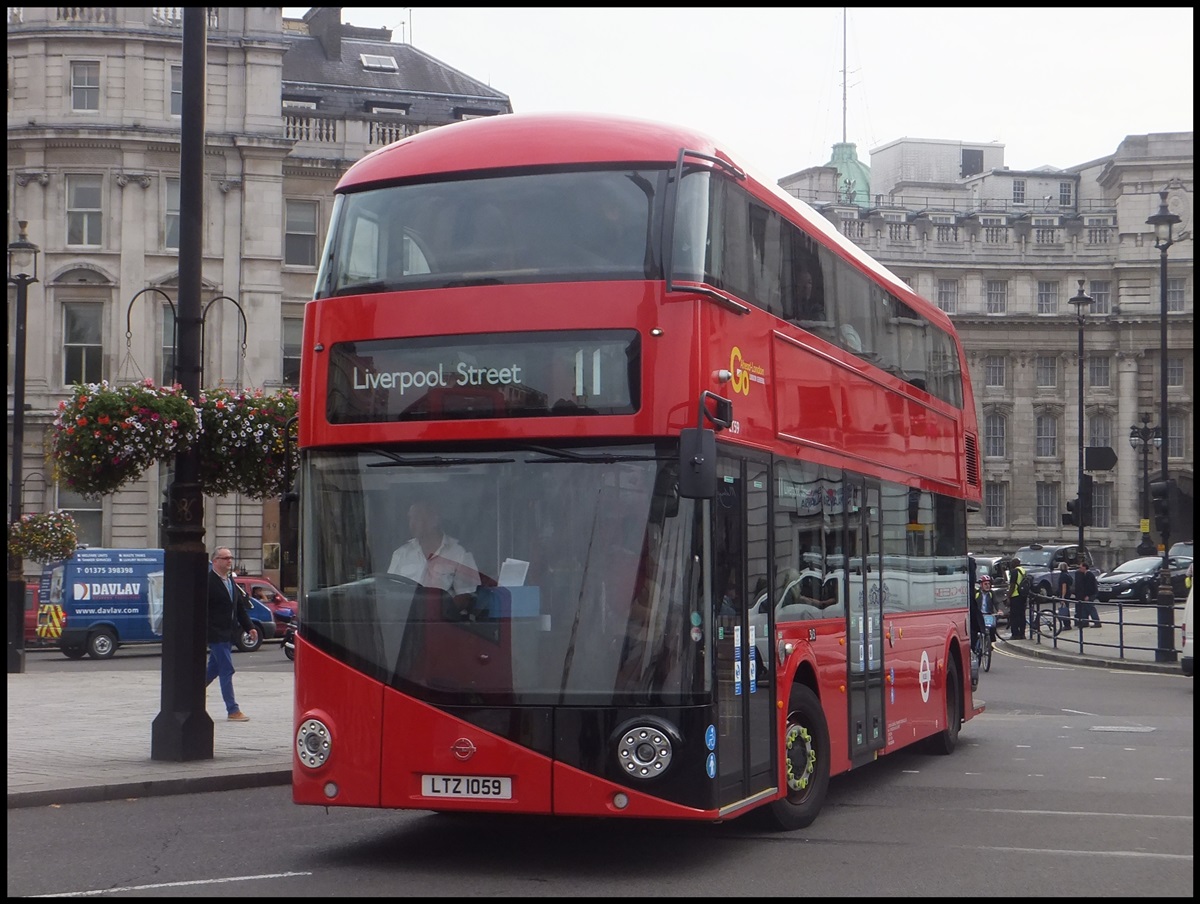 NBFL/Wright von Go-Ahead in London.