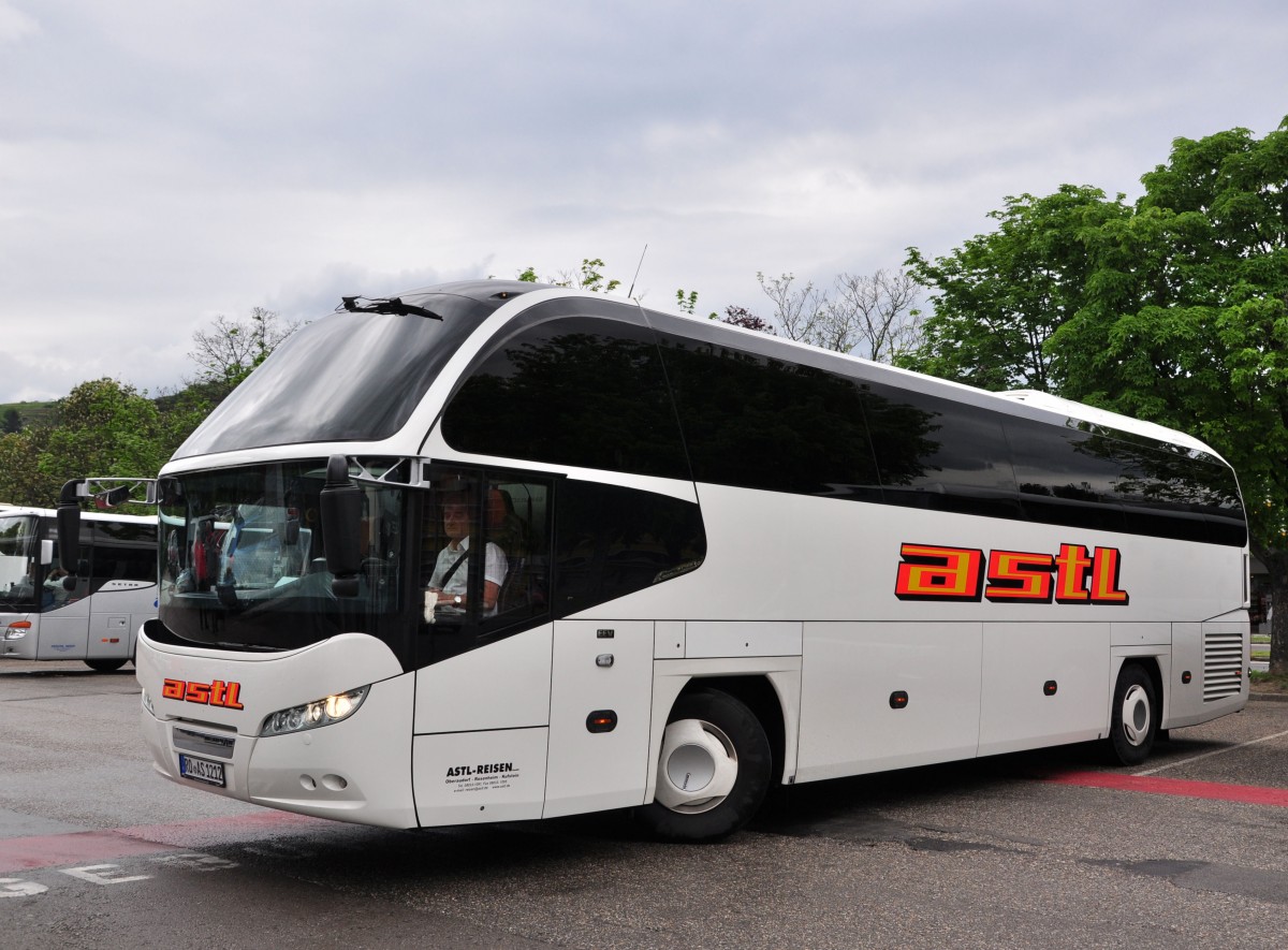Neoplan Cityliner von ASTL Reisen aus der BRD am 9.5.2015 in Krems.