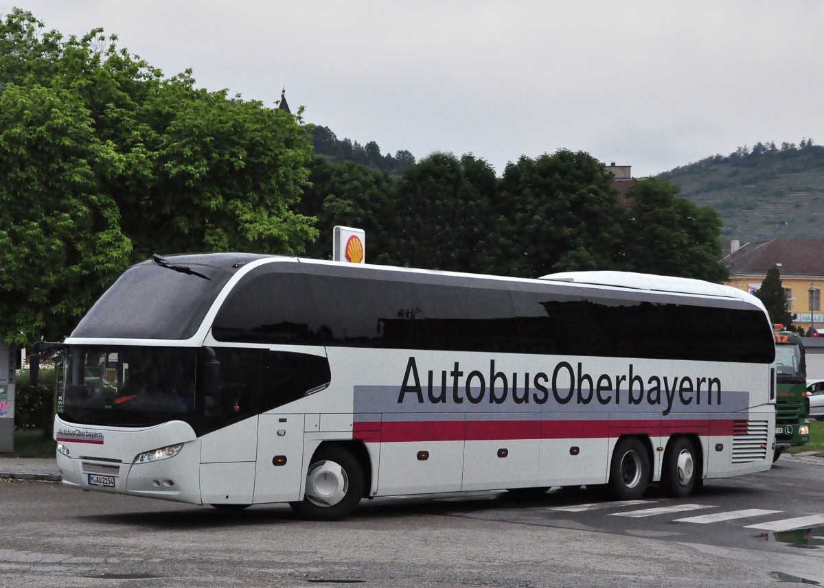 Neoplan Cityliner von Autobus Oberbayern im Mai 2015 in Krems.