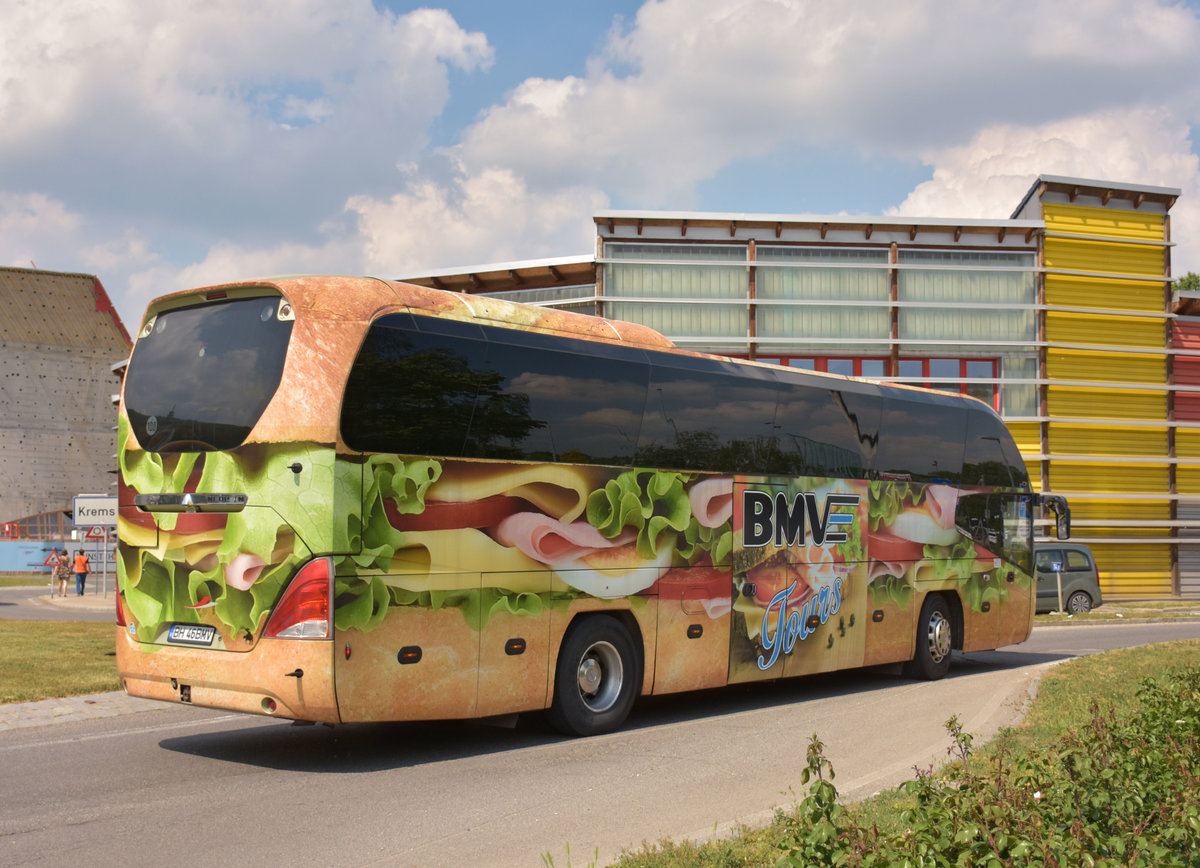 Neoplan Cityliner von BMVE aus RO im Mai 2018 in Krems.