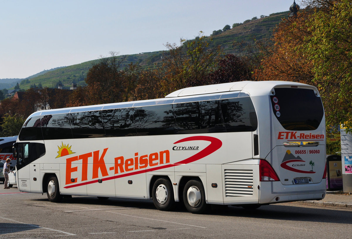 Neoplan Cityliner von ETK Reisen aus der BRD in Krems.