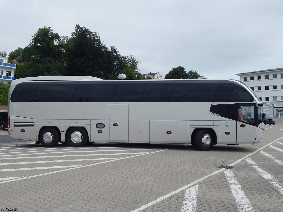 Neoplan Cityliner von Fahrschule & Busbetrieb Krauß aus Deutschland im Stadthafen Sassnitz.