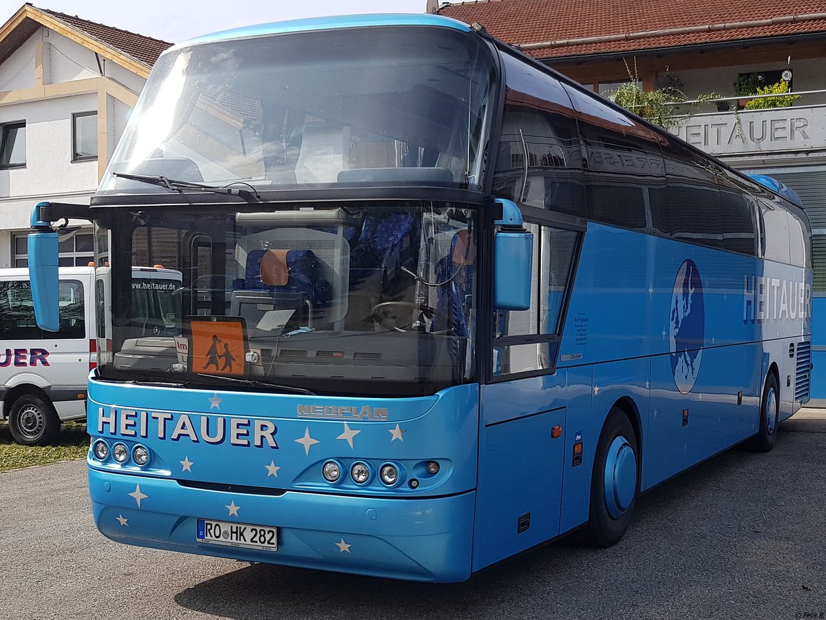 Neoplan Cityliner von Heitauer aus Deutschland in Gstadt am Chiemsee.