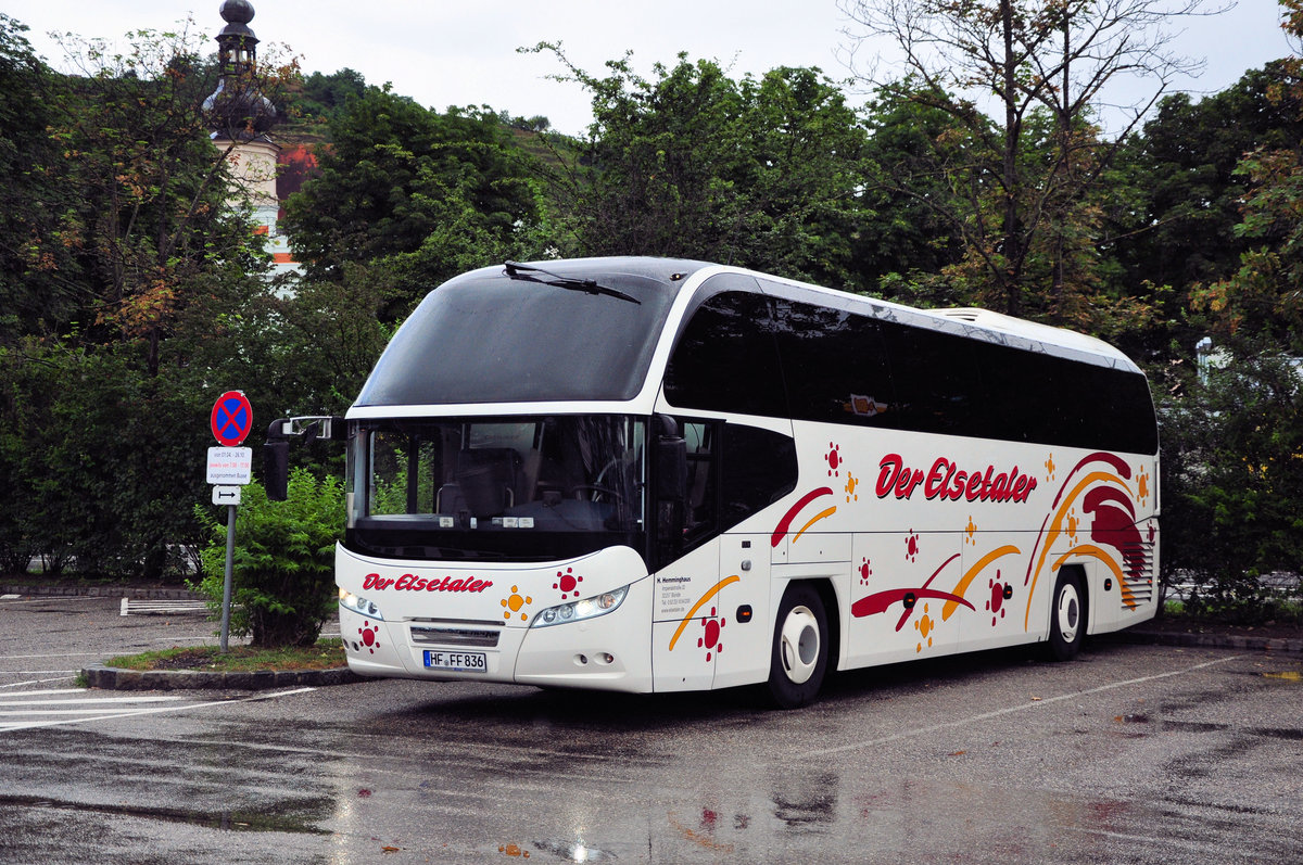 Neoplan Cityliner von H.Hemminghaus  der Elsetaler  Reisen aus der BRD in Krems gesehen.