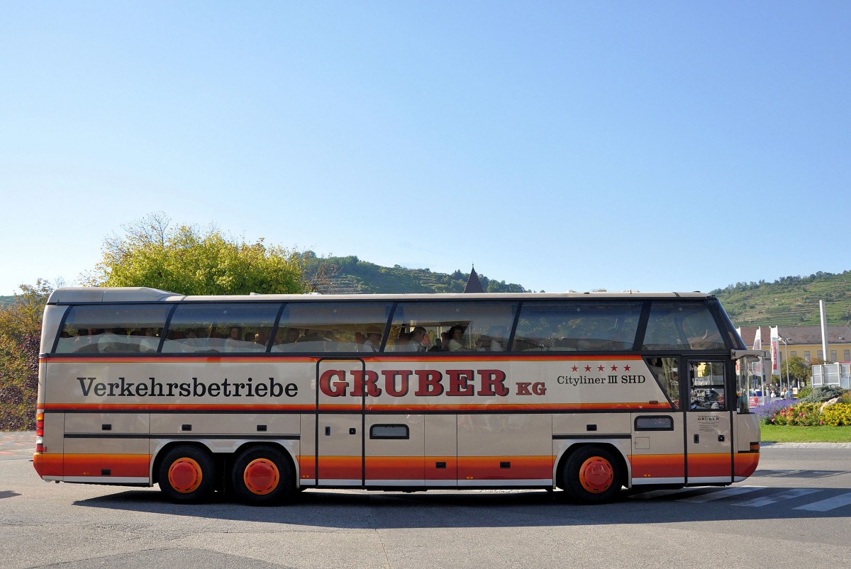 NEOPLAN CITYLINER III SHD von GRUBER Reisen aus sterreich im September 2013 in Krems.