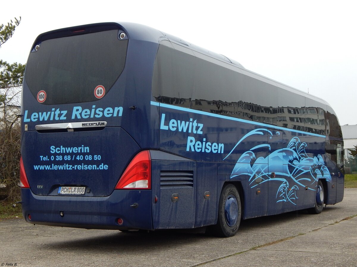 Neoplan Cityliner von Lewitz-Reisen aus Deutschland in Neubrandenburg. 