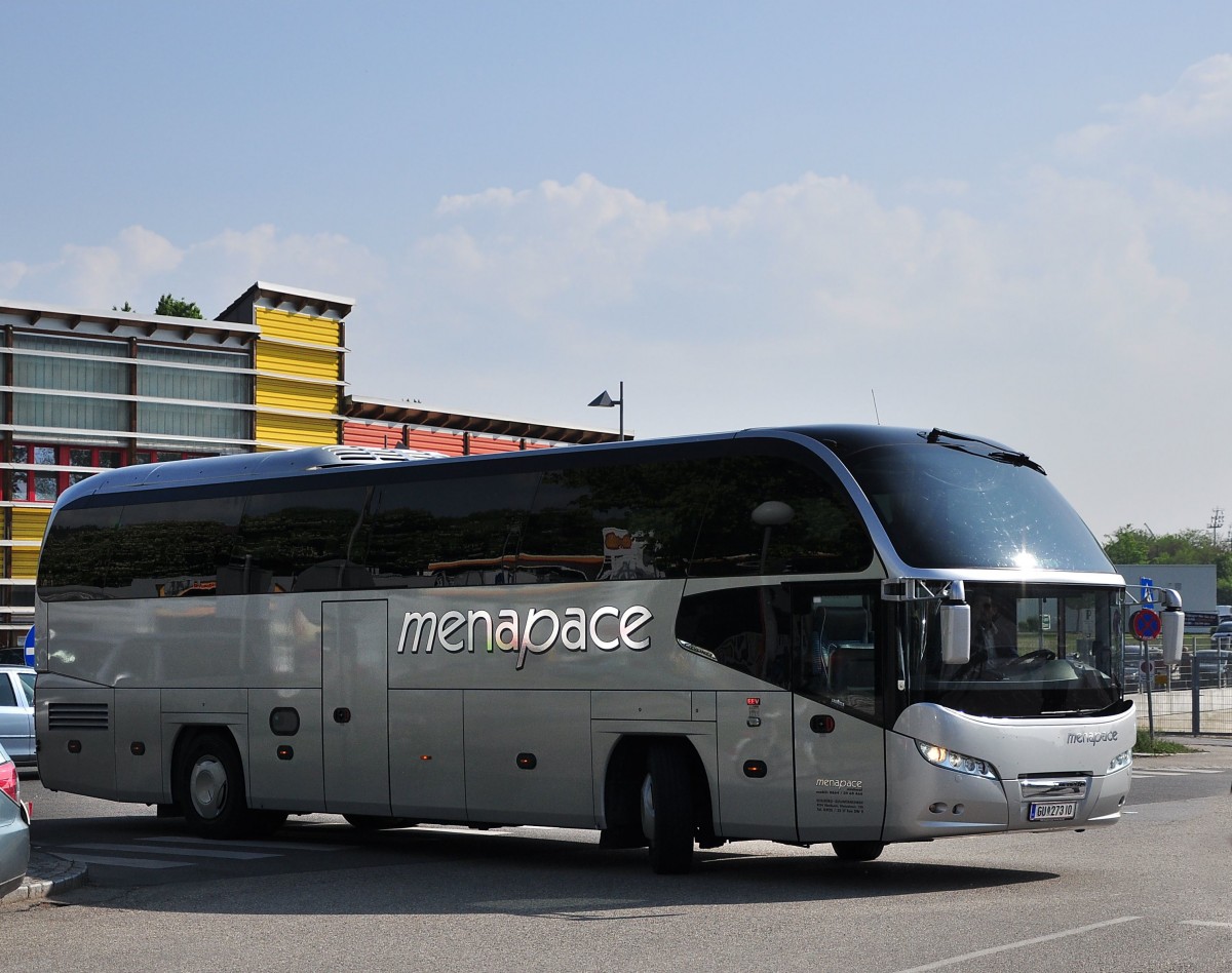 Neoplan Cityliner von Menopace aus sterreich im April 2014 in Krems.