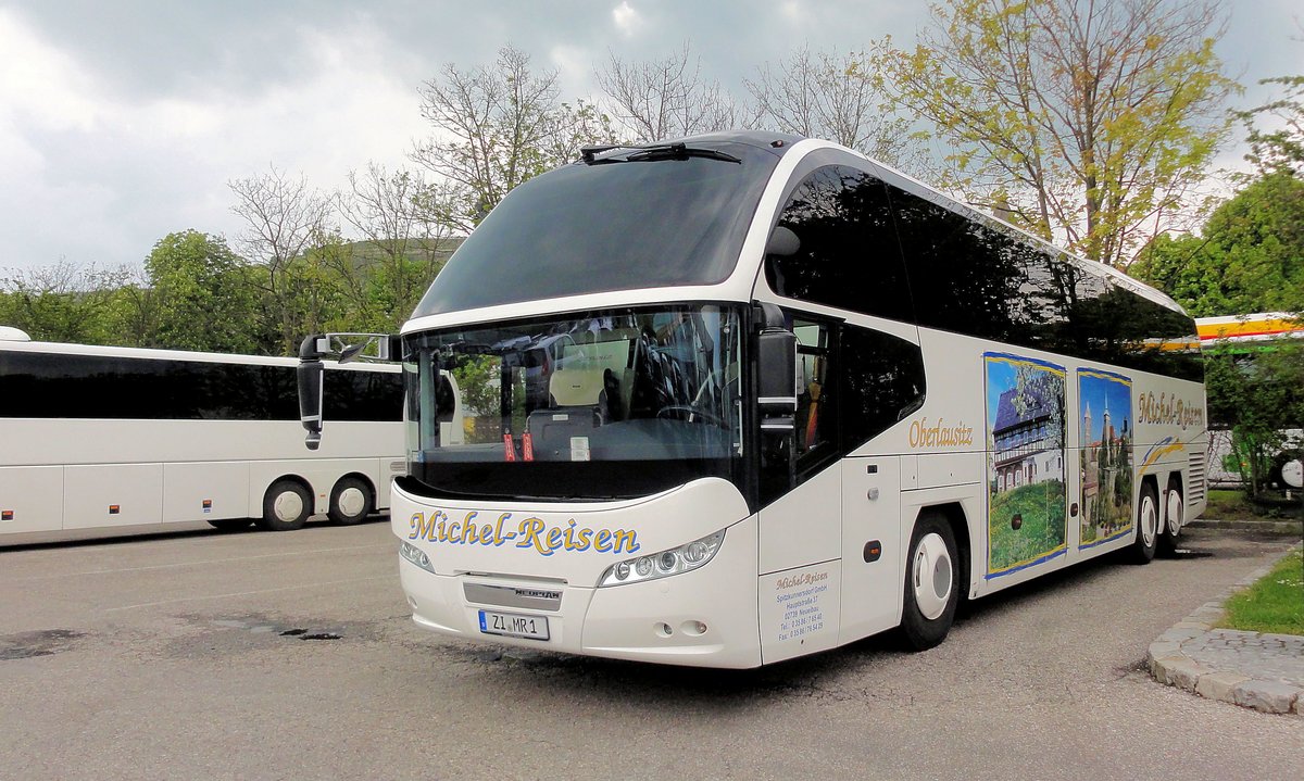 Neoplan Cityliner von Michel Reisen aus der BRD in Krems gesehen.