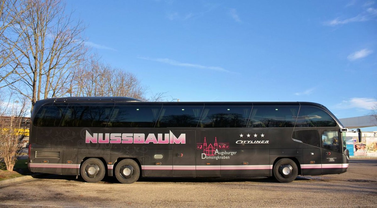 Neoplan Cityliner von NUSSBAUM Reisen aus der BRD Dez.2017 in Krems.