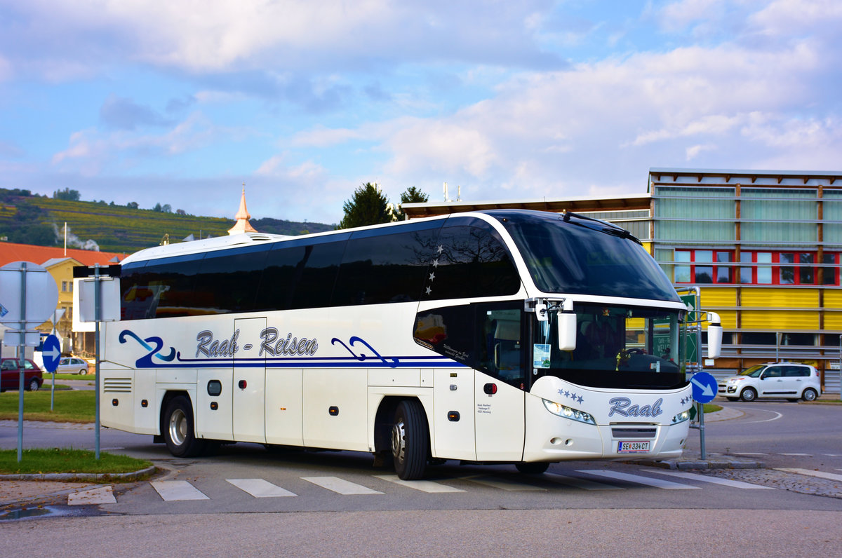 Neoplan Cityliner von RAAB Reisen aus sterreich in Krems.