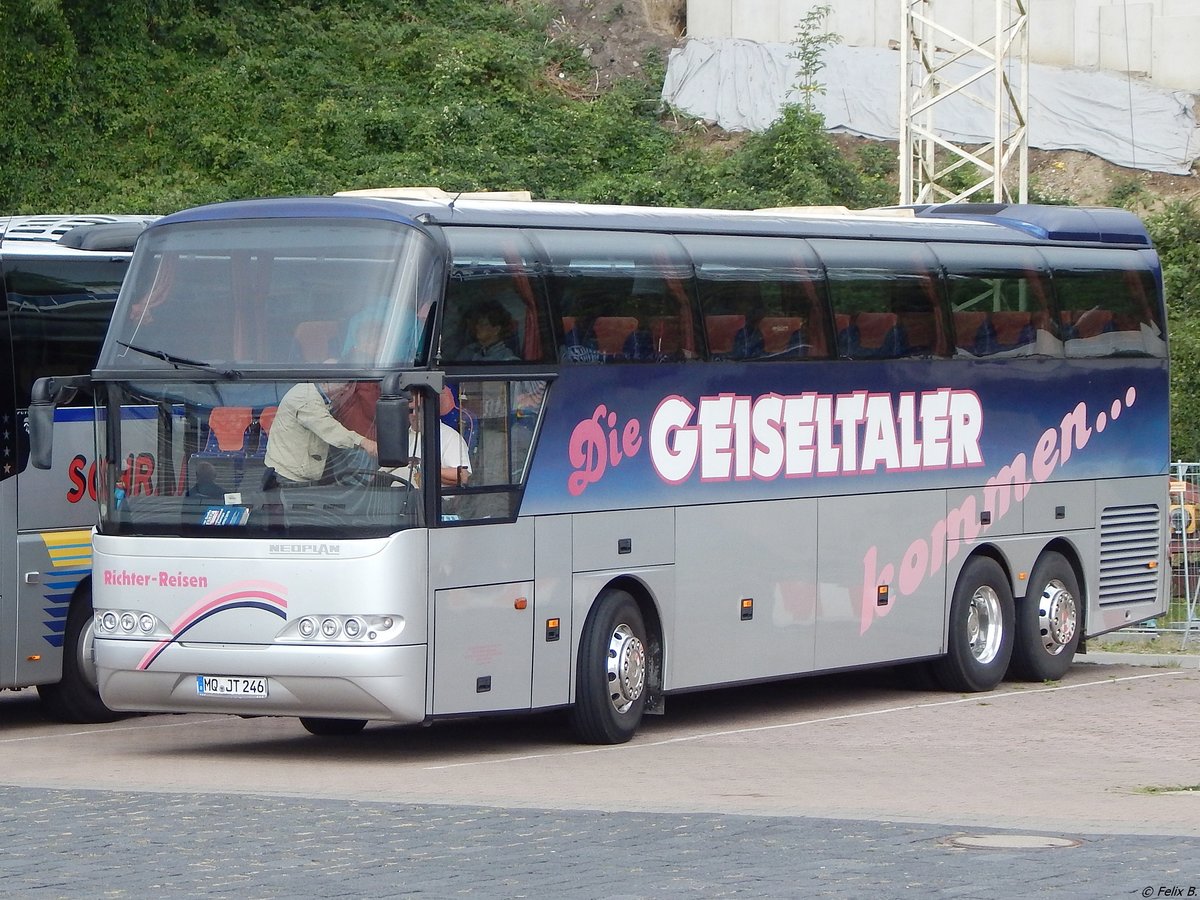 Neoplan Cityliner von Richter-Reisen aus Deutschland im Stadthafen Sassnitz.