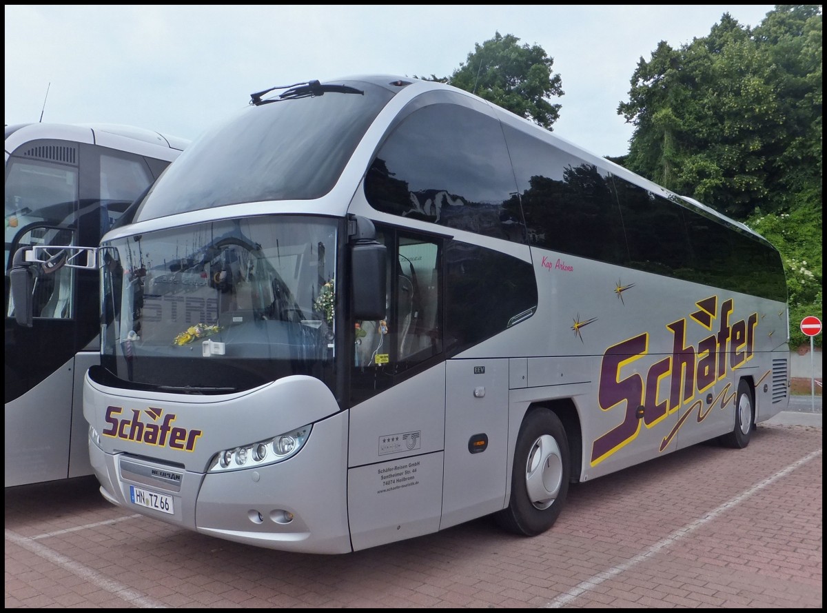Neoplan Cityliner von Schfer aus Deutschland im Stadthafen Sassnitz.