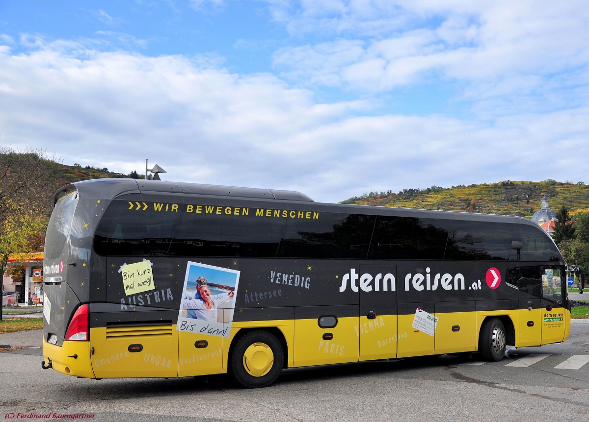 Neoplan Cityliner von Stern Reisen.at im Oktober 2013 in Krems.