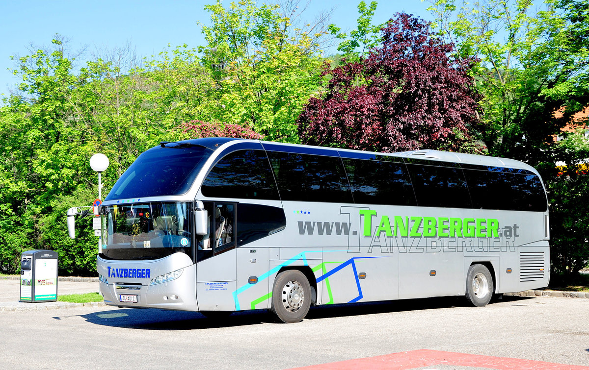 Neoplan Cityliner von Tanzberger Reisen aus sterreich in Krems gesehen.
