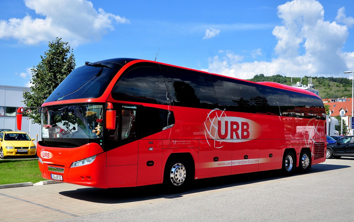 Neoplan Cityliner von URB / BRD im August 2014 in Krems gsehen.