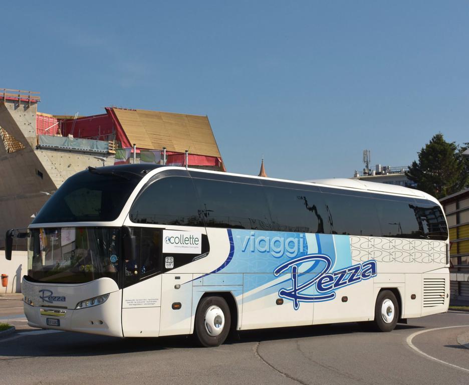 Neoplan Cityliner von Viaggi Rezza aus Italien 2018 in Krems.