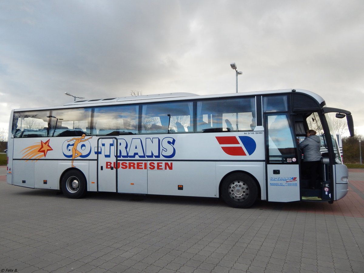 Neoplan Euroliner von Go-Trans Busreisen aus Deutschland in Sassnitz.