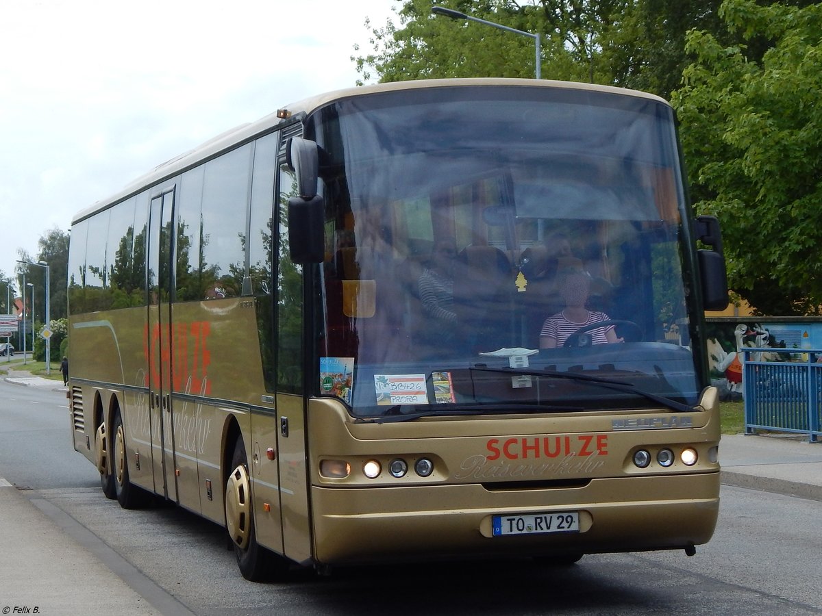 Neoplan Euroliner von Schulze aus Deutschland in Sassnitz. 