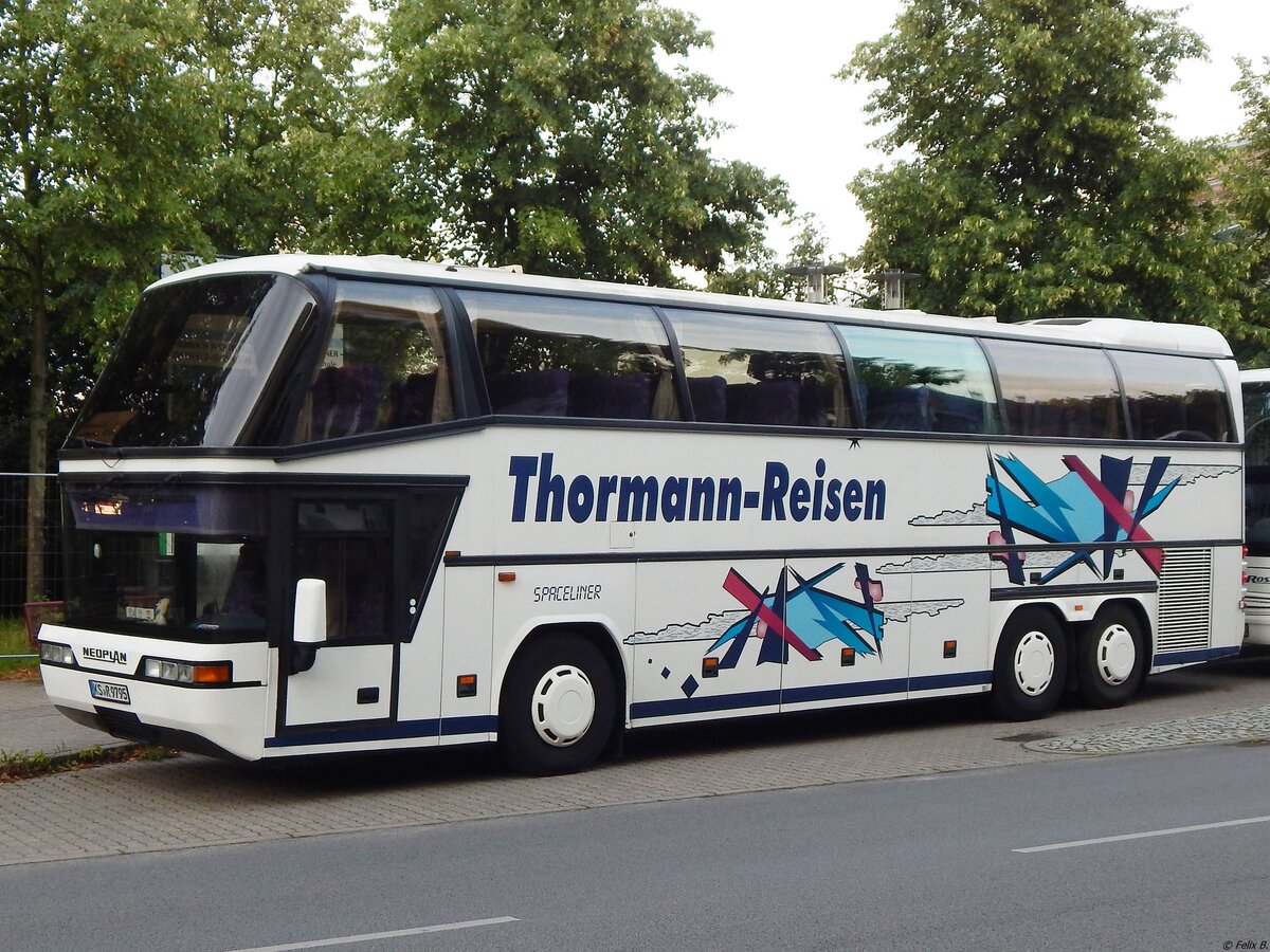 Neoplan Spaceliner von Pakull-Thormann Reisen aus Deutschland in Neubrandenburg. 