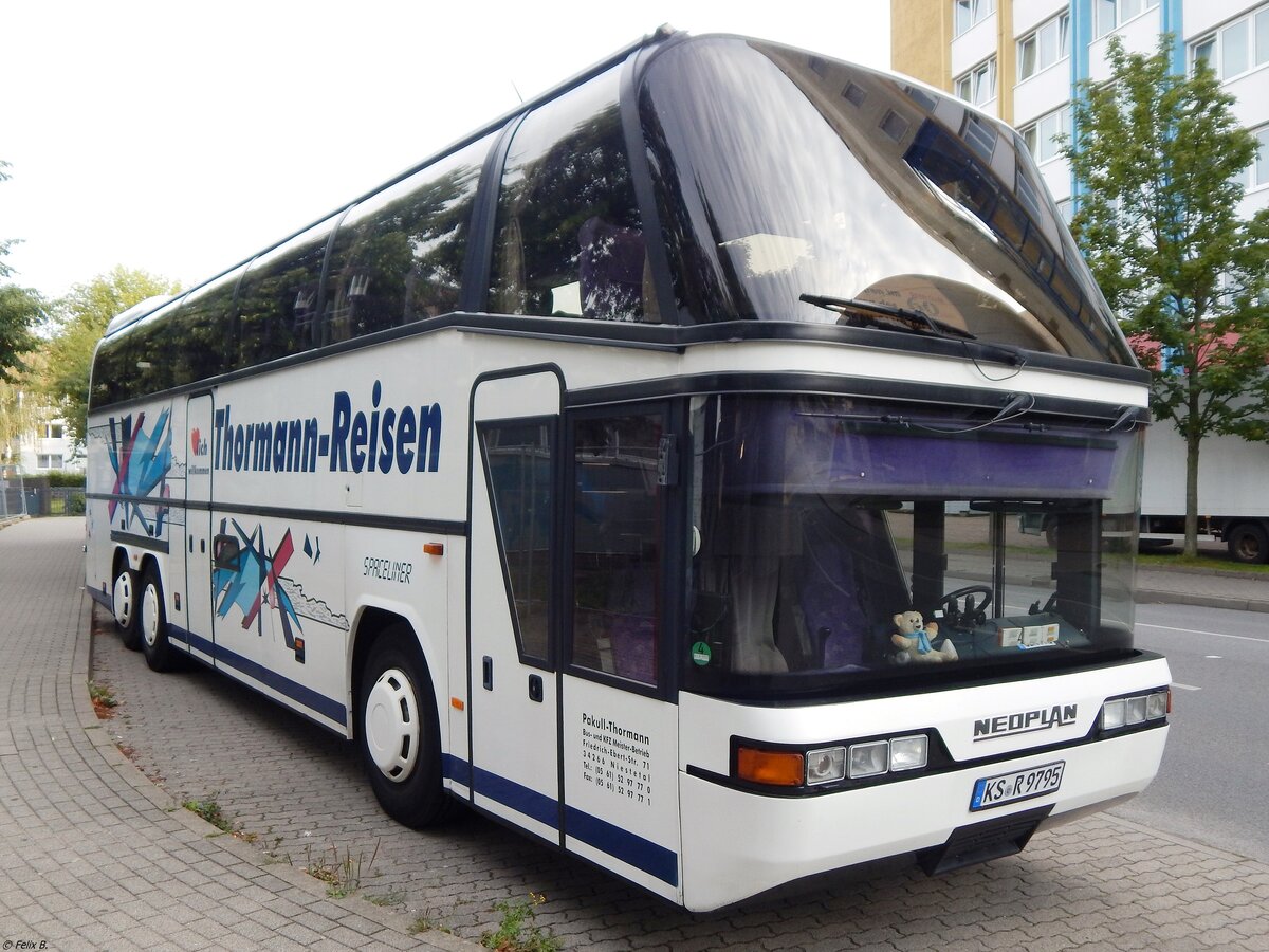 Neoplan Spaceliner von Pakull-Thormann Reisen aus Deutschland in Neubrandenburg. 