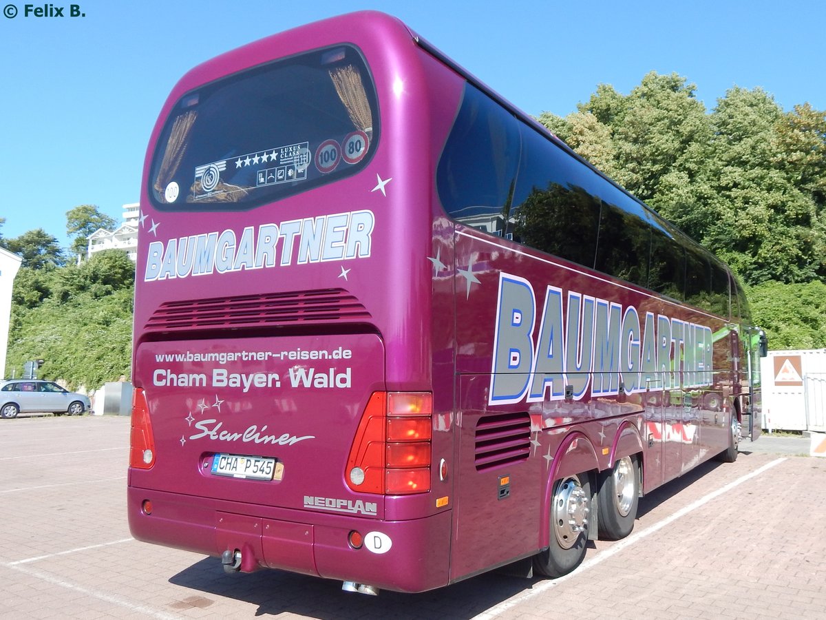 Neoplan Starliner von Baumgartner aus Deutschland im Stadthafen Sassnitz.