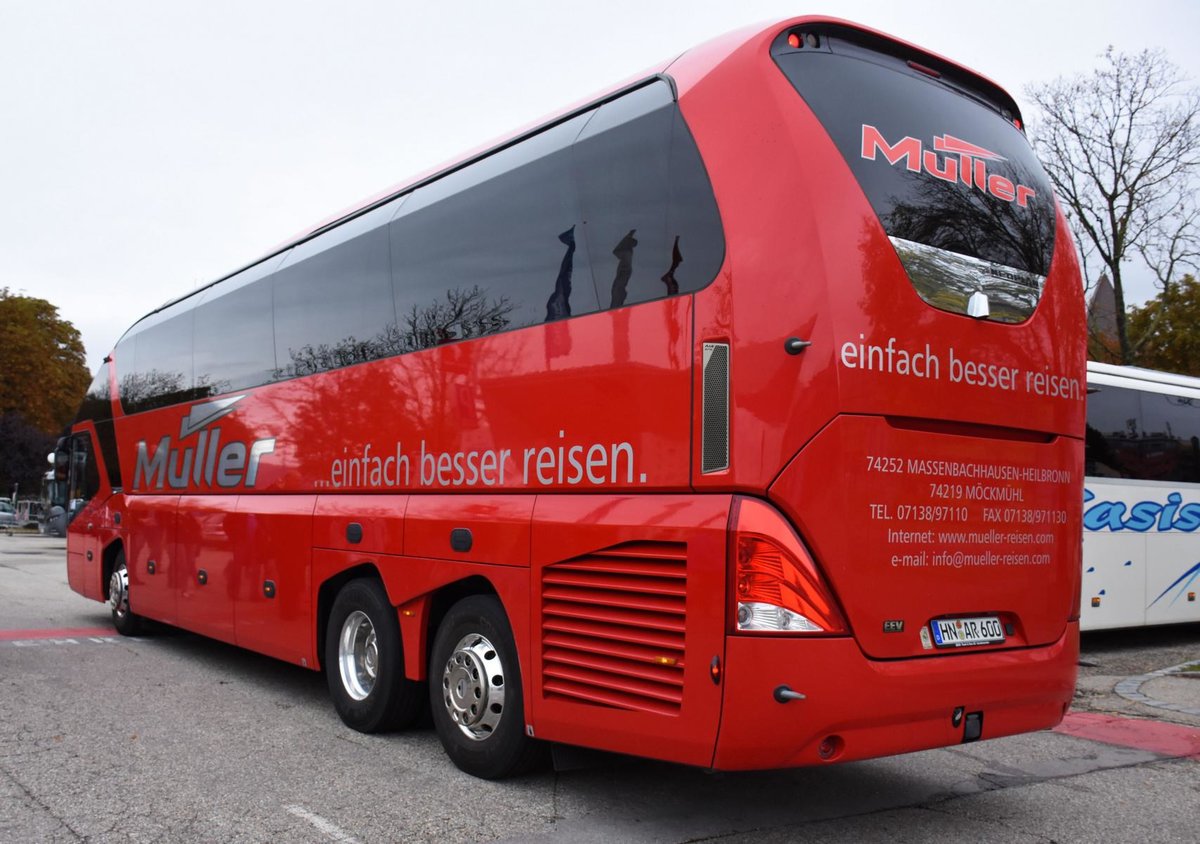 Neoplan Starliner von Mller Reisen 09/2018 in Krems.
