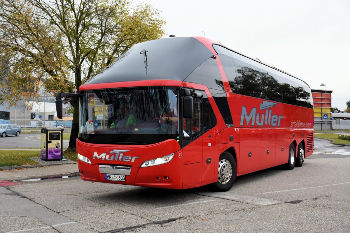 Neoplan Starliner von Mller Reisen 09/2018 in Krems.