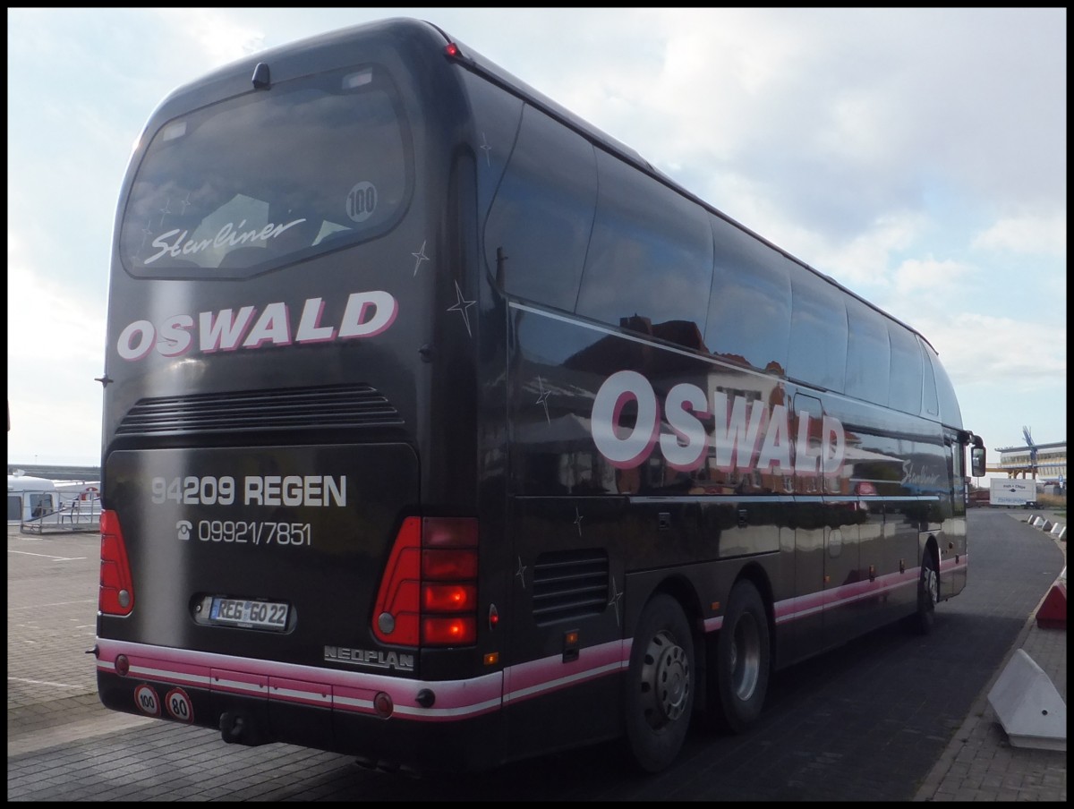 Neoplan Starliner von Oswald aus Deutschland im Stadthafen Sassnitz.