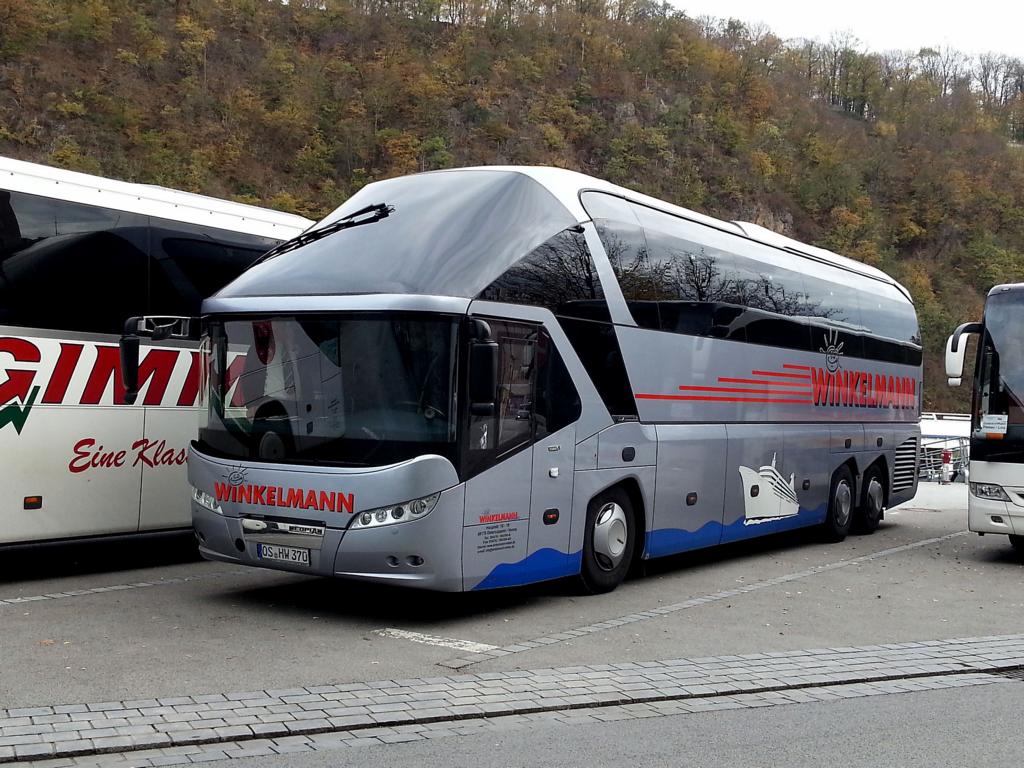 Neoplan Starliner von Winkelmann Reisen aus der BRD 2017 in Passau gesehen.