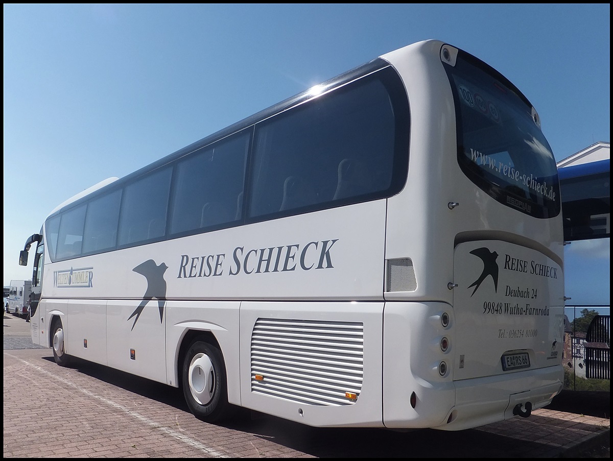 Neoplan Tourliner von Reise-Schieck/Weltenbummler aus Deutschland im Stadthafen Sassnitz.