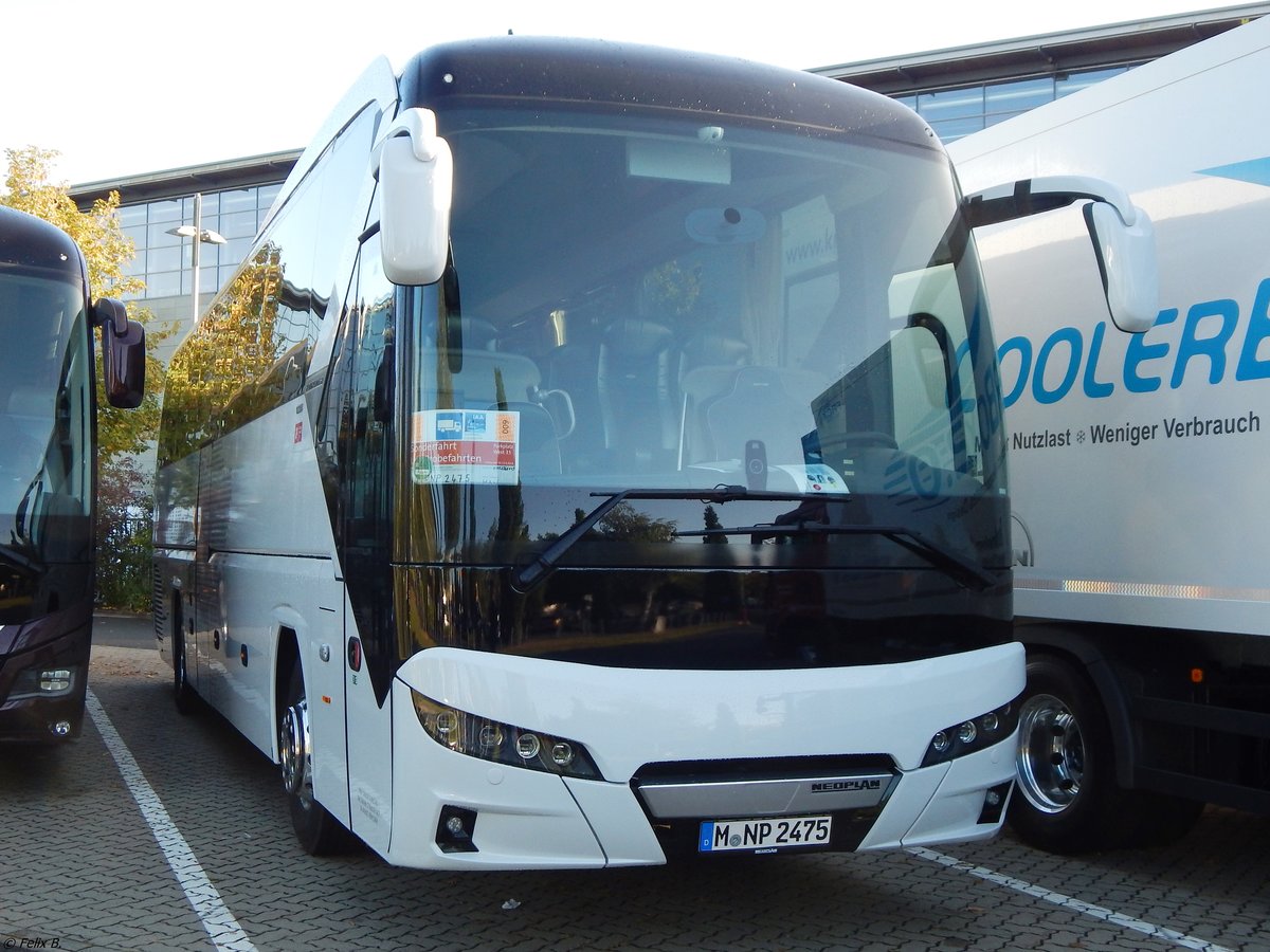 Neoplan Tourliner Vorfhrwagen in Hannover auf der IAA.