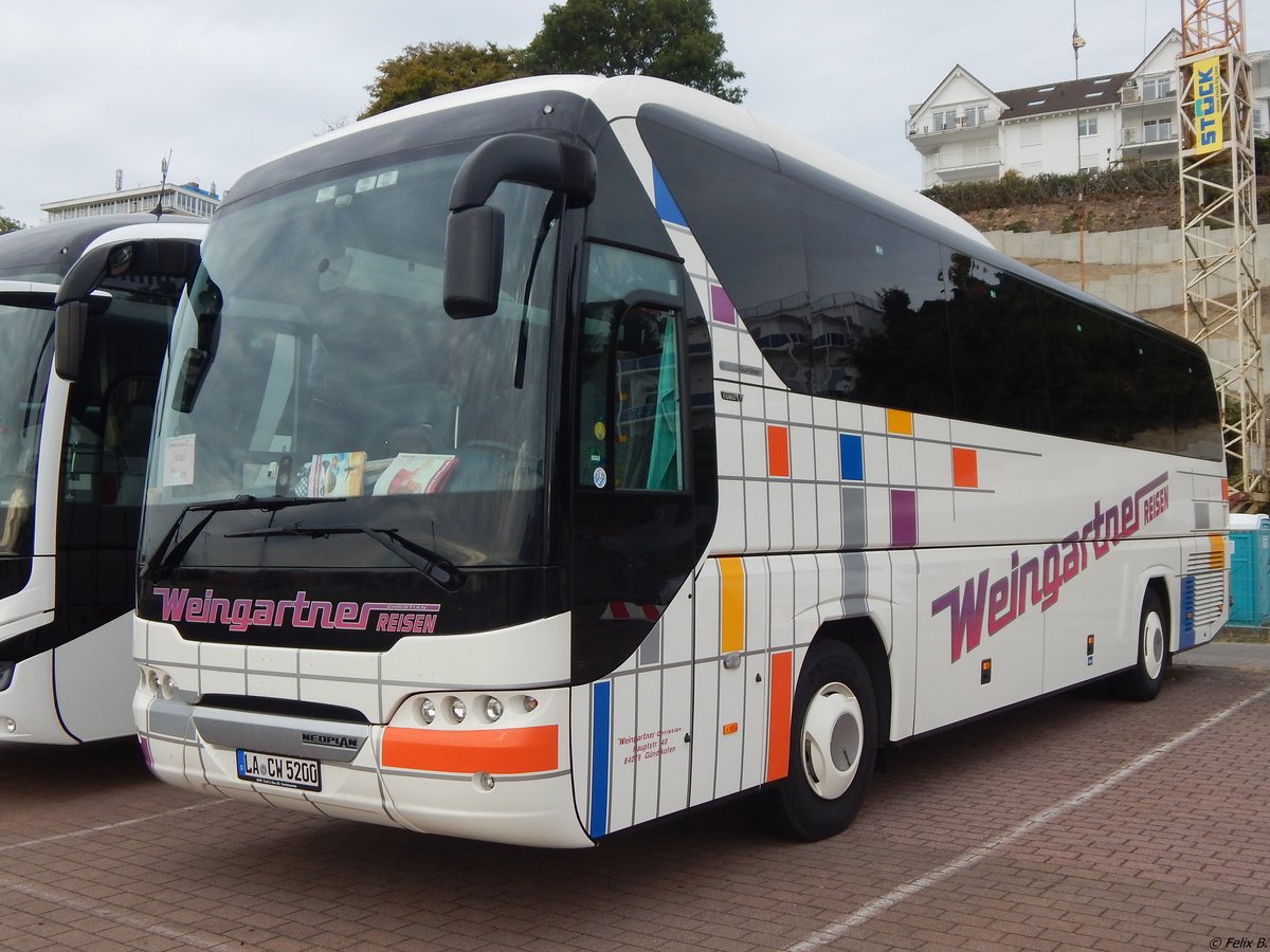 Neoplan Tourliner von Weingartner aus Deutschland im Stadthafen Sassnitz. 