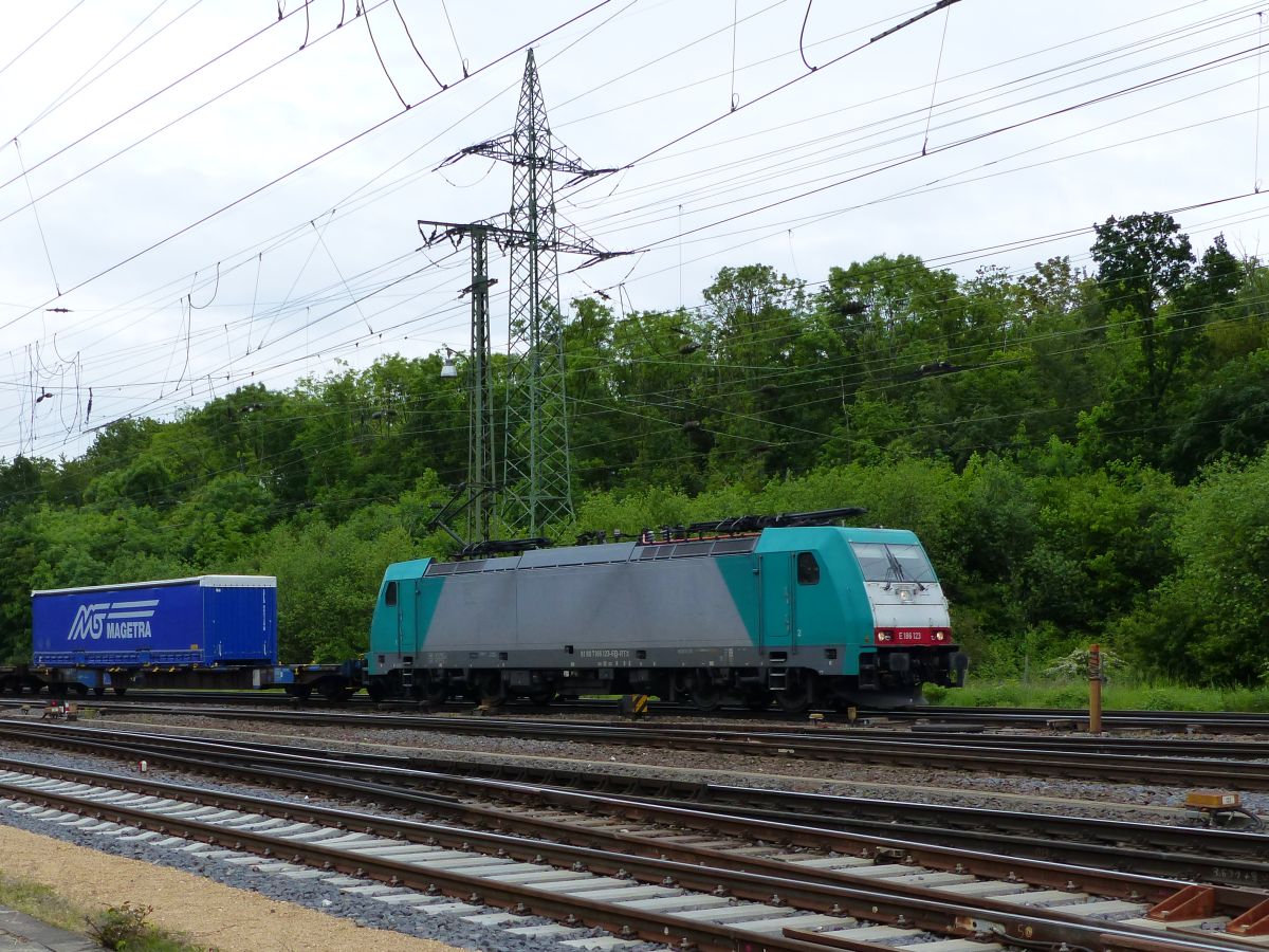 NMBS Lok 2801 (91 88 71 86 123-6 B-RTX) Rangierbahnhof K�ln Gremberg. Porzer Ringstra�e, K�ln, Deutschland 20-05-2016.                                             NMBS loc 2801 (91 88 71 86 123-6 B-RTX) rangeerstation Keulen Gremberg bij de Porzer Ringstra�e, Keulen, Duitsland 20-05-2016.