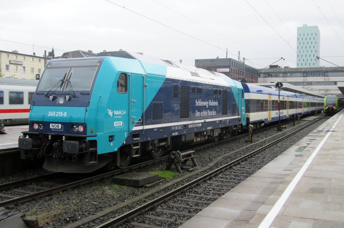 NOB 245 215 steht am 27 April 2016 in Hamburg-Altona.