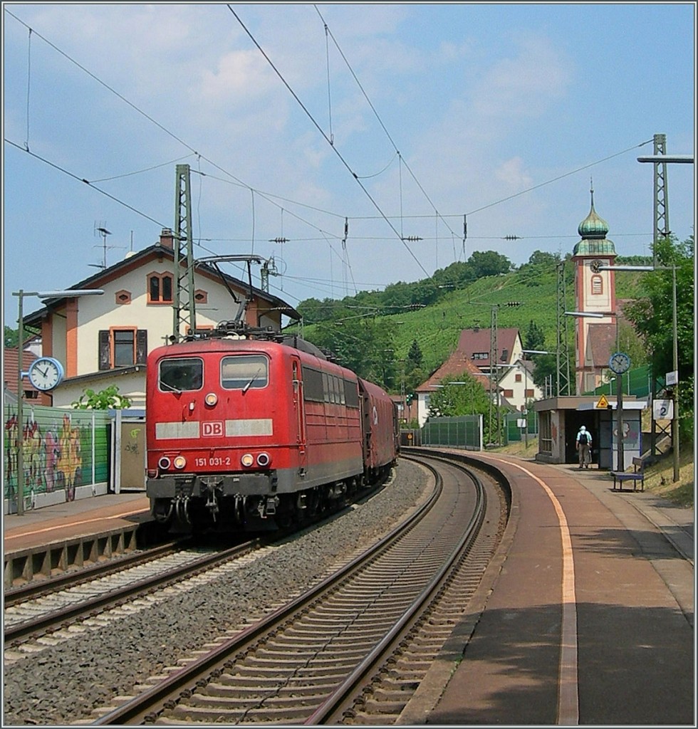 Noch einmal bearbeitet: die DB 151 031-2 bei der Durchfahrt in Bad Bellingen.
5. Juli 2006