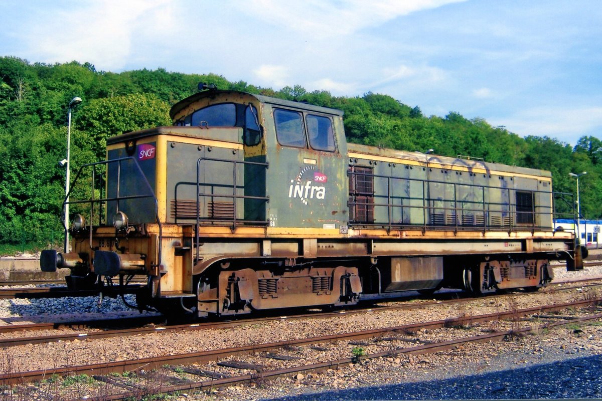 Noch immer in Altlackierung präsentiert sich 63707 in Longueville am 19 September 2010.