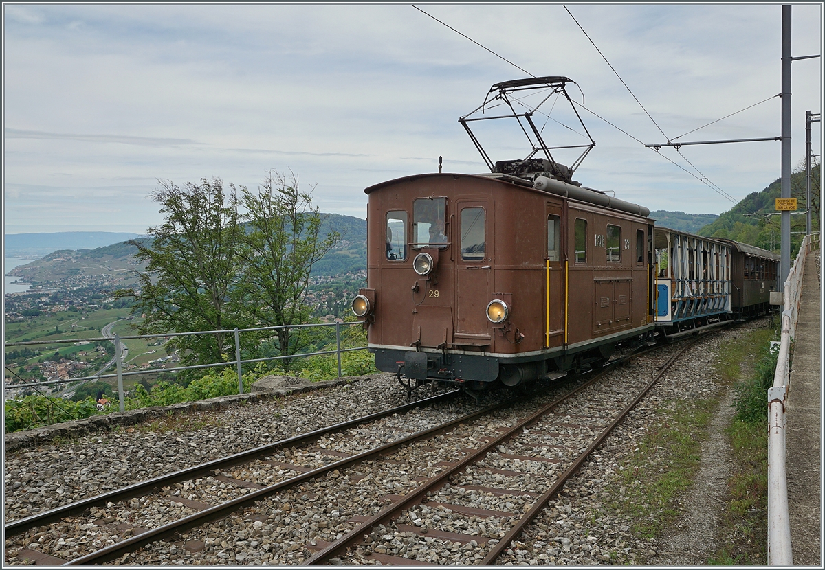  Nostalgie & Vapeur 2021  /  Nostalgie & Dampf 2021  - so das Thema des diesjährigen Pfingstfestivals der Blonay-Chamby Bahn. Die BOB HGe 3/3 29 erreicht Chamby. 

24. Mai 2021