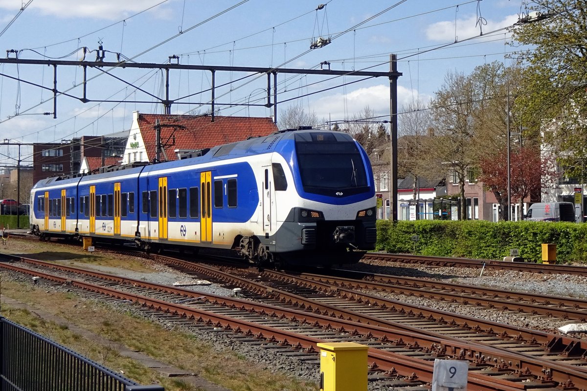 NS 2221 treft am 18 April 2021 in Oss ein.