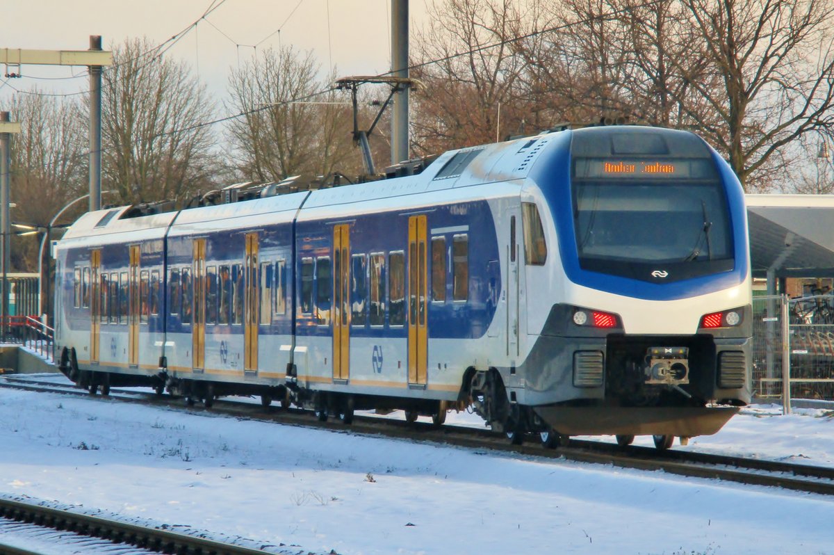 NS 2227 treft am 12 Dezember 2017 in Wijchen ein.