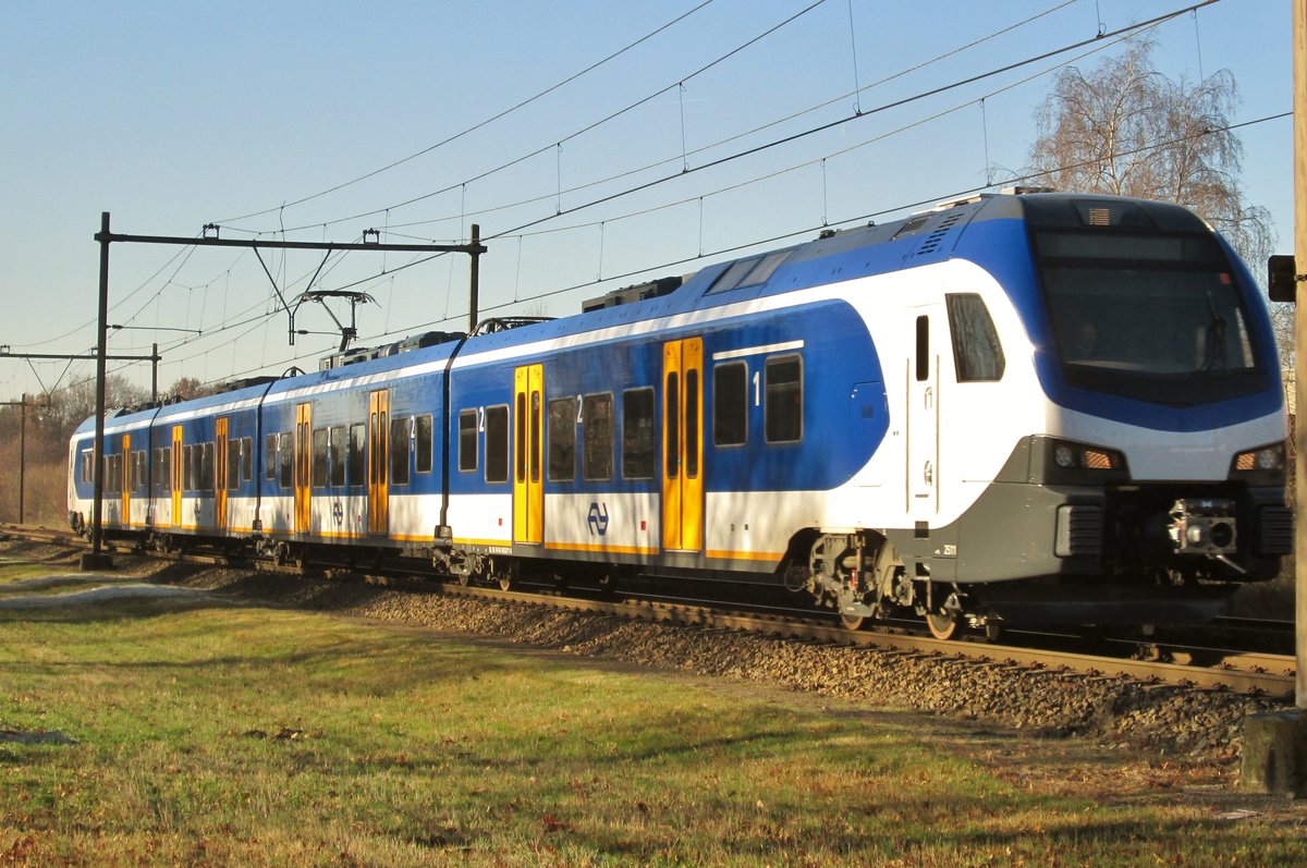 NS 2511 durchfahrt wärend ein Testfahrt am 27 November 2016 Alverna.