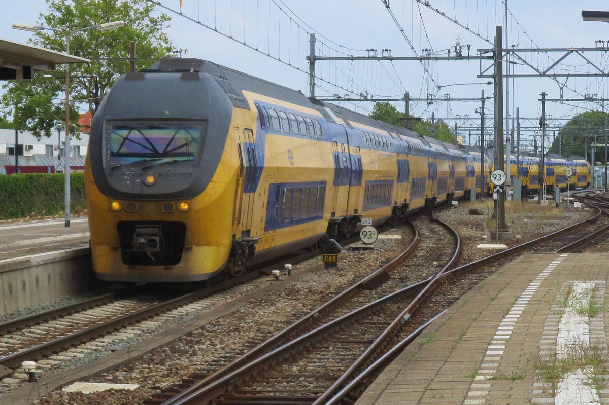 NS 8737 treft am 19 Juli 2018 in Dordrecht ein.