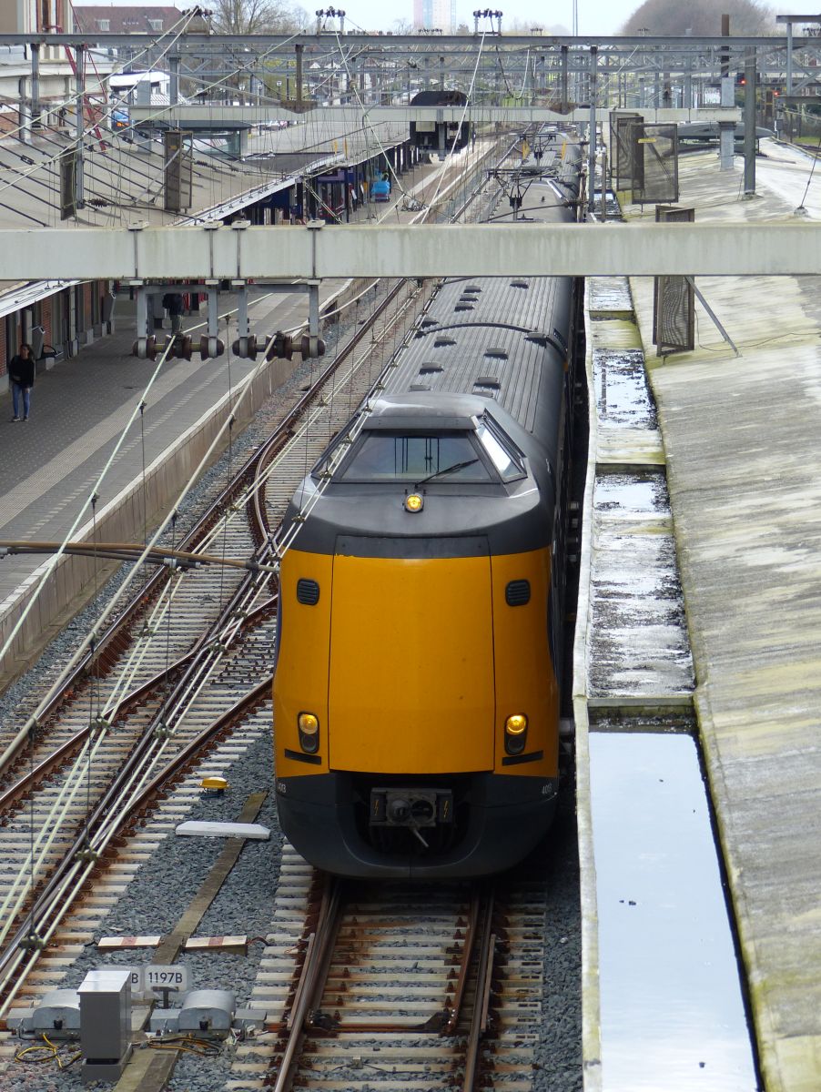 NS ICM-III TW 4013 Gleis 2 in Dordrecht, 07-04-2016.

ICM-III treinstel spoor 2 in Dordrecht, 07-04-2016.
