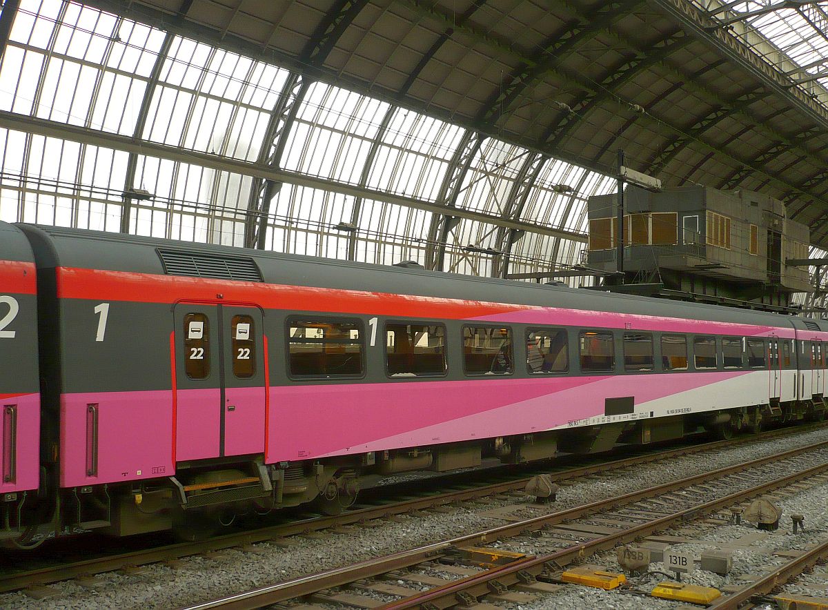 NS Intercity Direct 1. Klasse ICR Wagen mit nummer 50 84 10-70 362-5 Gleis 13 Amsterdam Centraal Station 19-02-2014.

NS Intercity Direct eerste klasse ICR-A rijtuig met nummer 50 84 10-70 362-5 op spoor 13 Amsterdam Centraal Station 19-02-2014.