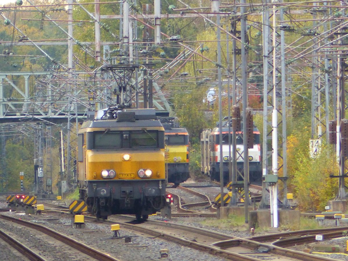 NS Lok 1745 Bad Bentheim, Deutschland 02-11-2018.

NS loc 1745 westzijde Bad Bentheim, Duitsland 02-11-2018.