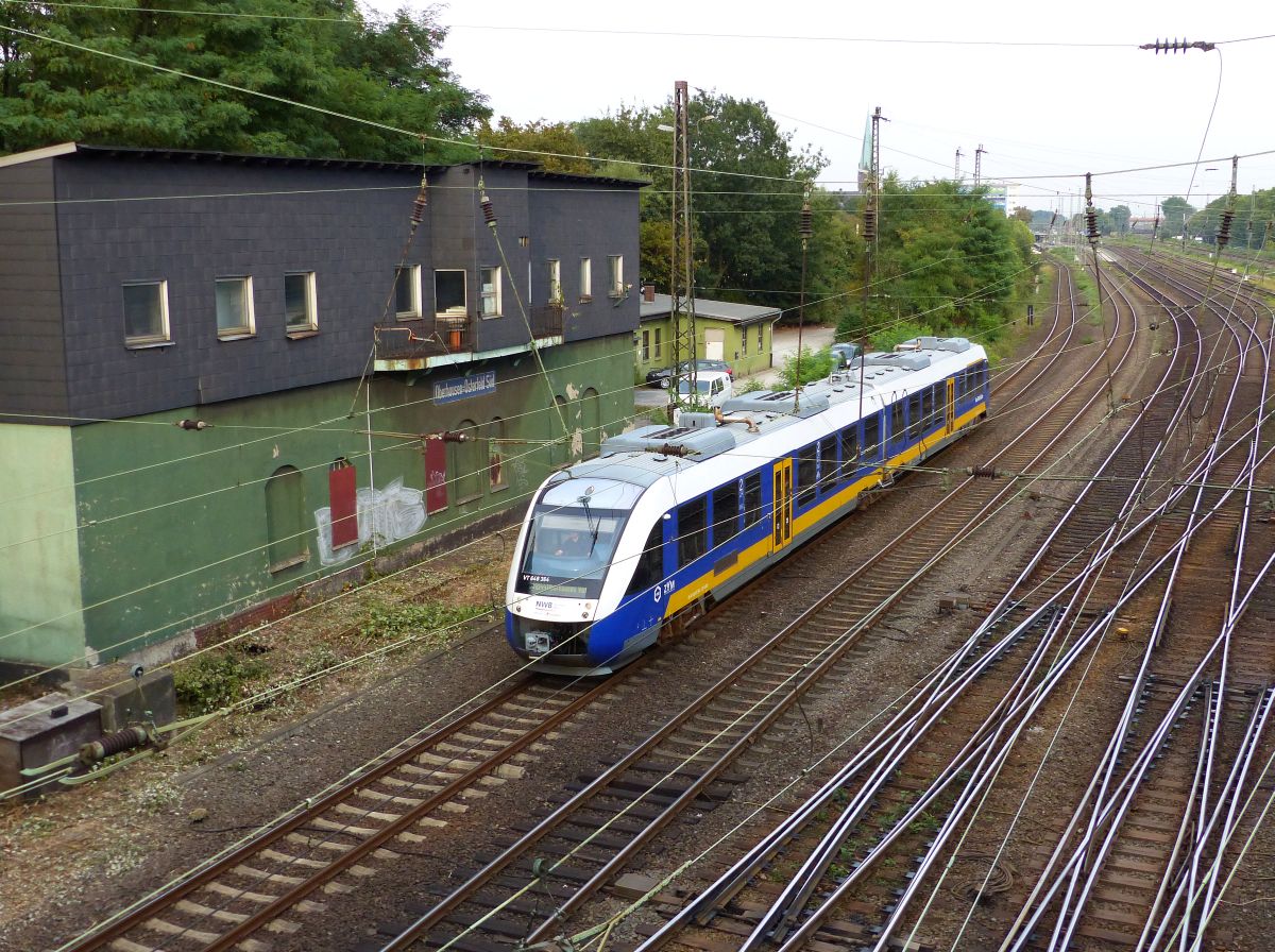 NWB (Nord West Bahn) LINT 41 Triebzug VT 648 364-7 Oberhausen Osterfeld Sd. Wittekindstrasse, Oberhausen 22-09-2016.

NWB (Nord West Bahn) LINT 41 dieseltreinstel VT 648 364-7 Oberhausen Osterfeld Sd. Wittekindstrasse, Oberhausen 22-09-2016.