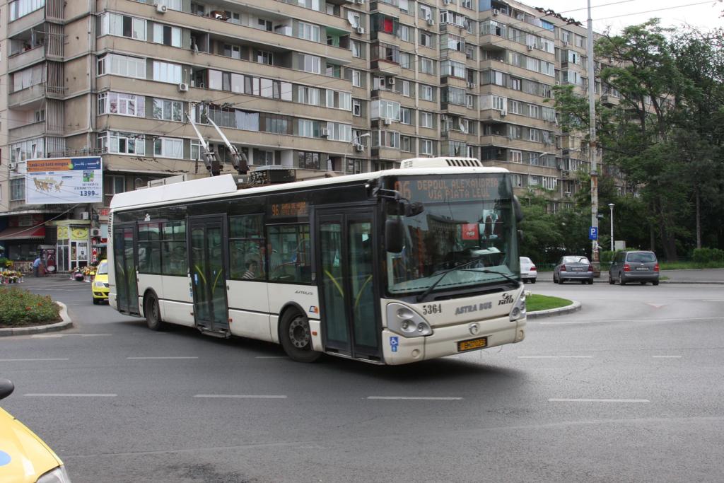 O-Bus Astra vor dem Bahnhof Gare de Nord in Bukarest.
