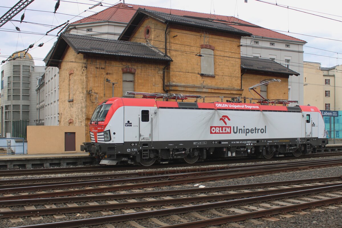 ORLEN/UniPetrol 383 071 durchfahrt solo Usti nad Labem nach Kadan am 27 Mai 2025.