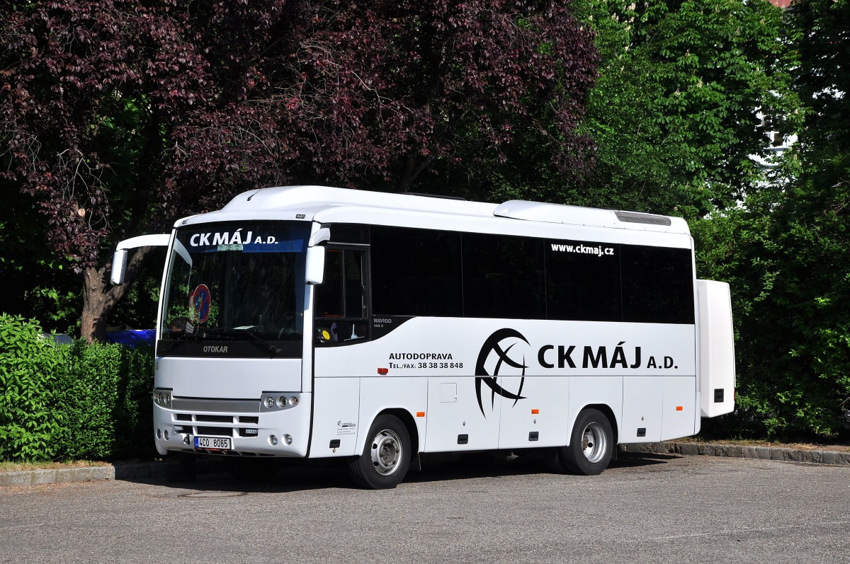 OTOKAR Navigo 185 S mit Radanhnger aus der CZ am 17.5.2015 in Krems.